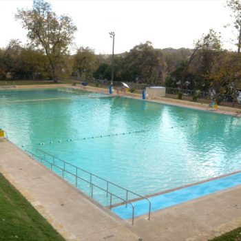 outdoor commercial swimming pool